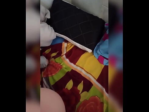 ❤️ Mwenzangu anakaa peke yake nyumbani kwa sababu mume wake anaenda likizo na mimi huchukua nafasi hiyo kumlamba na kumjaza maziwa. Ponografia yenye ubora